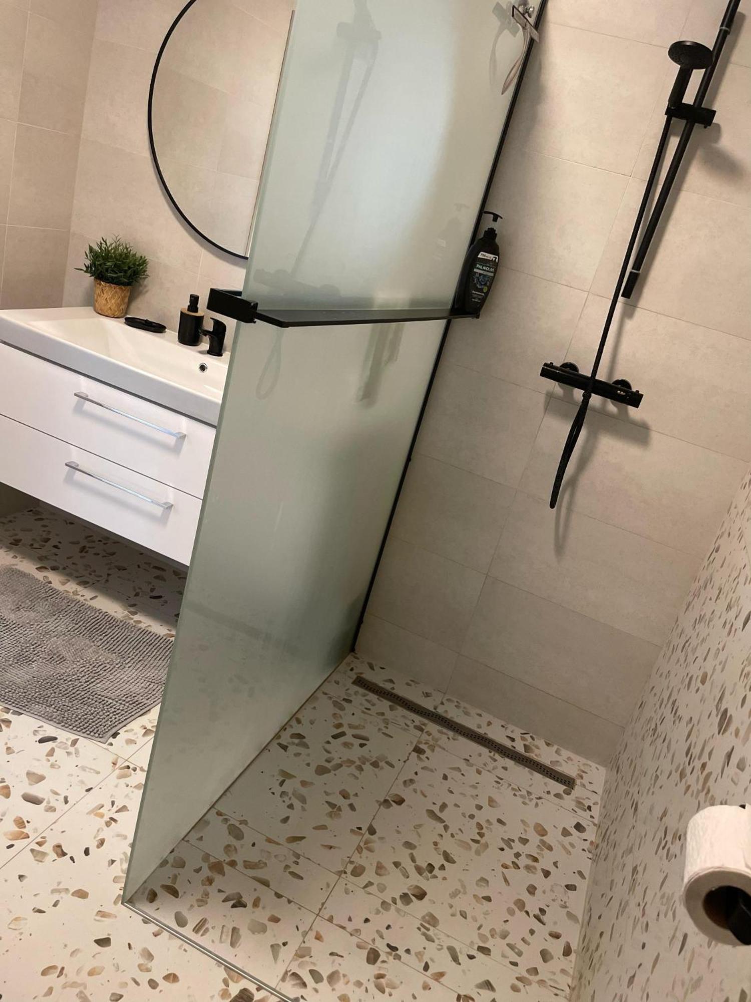 Klimatizovany Apartmanovy Dom, S Virivkou, 1B Сенец Экстерьер фото
