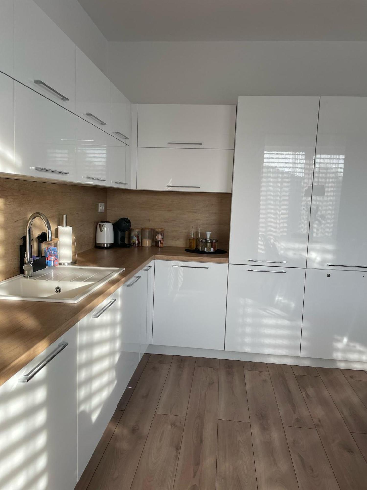 Klimatizovany Apartmanovy Dom, S Virivkou, 1B Сенец Экстерьер фото